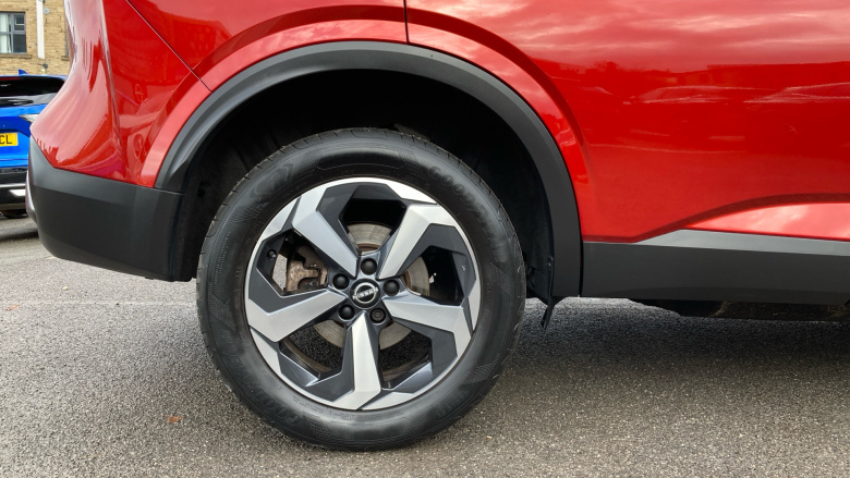 Nissan Qashqai 1.3 DiG-T MH 158 N-Connecta 5dr Xtronic Petrol Hatchback